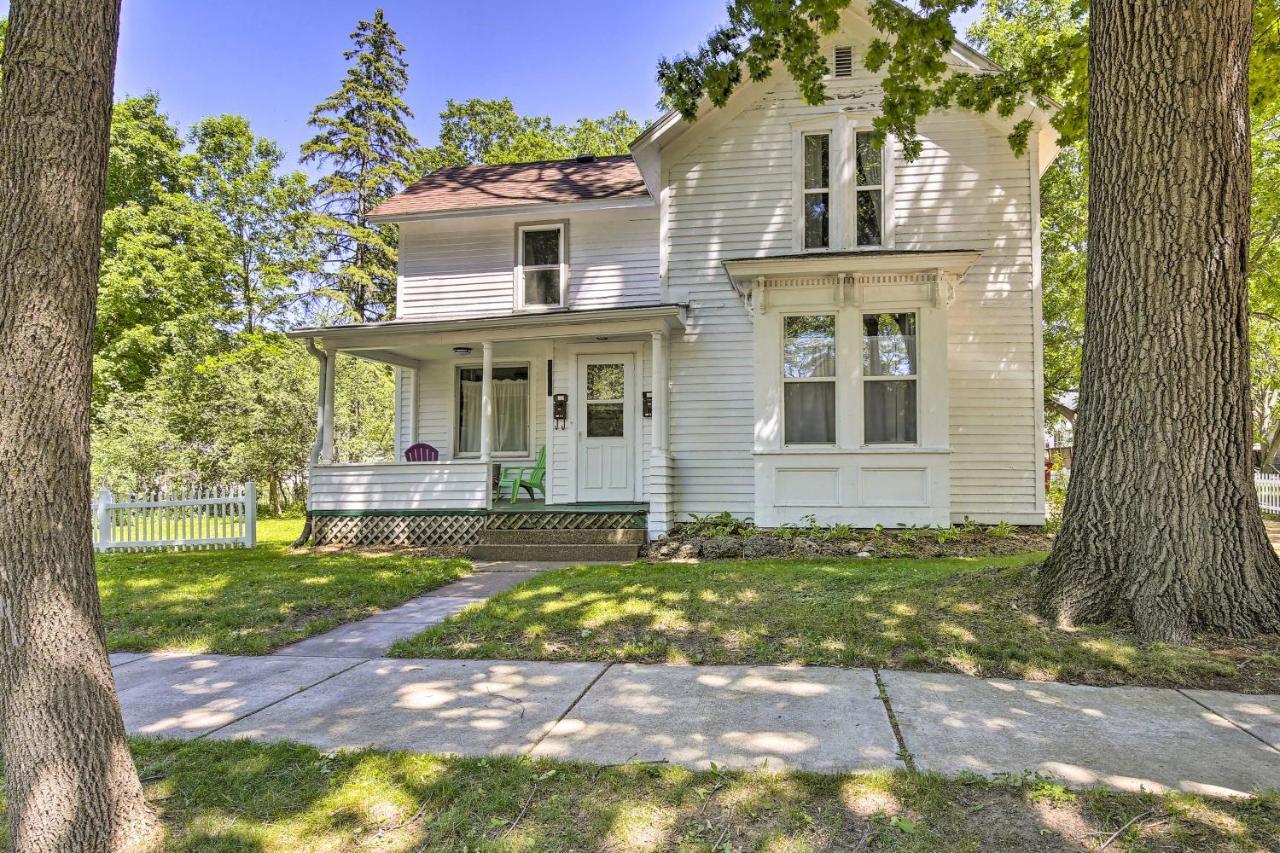 Family-Friendly Menomonie Retreat Walk To Town! Διαμέρισμα Εξωτερικό φωτογραφία